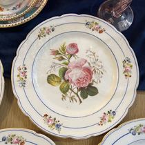 Deposit: 699 in full. One old Paris hand-painted plate diameter 23