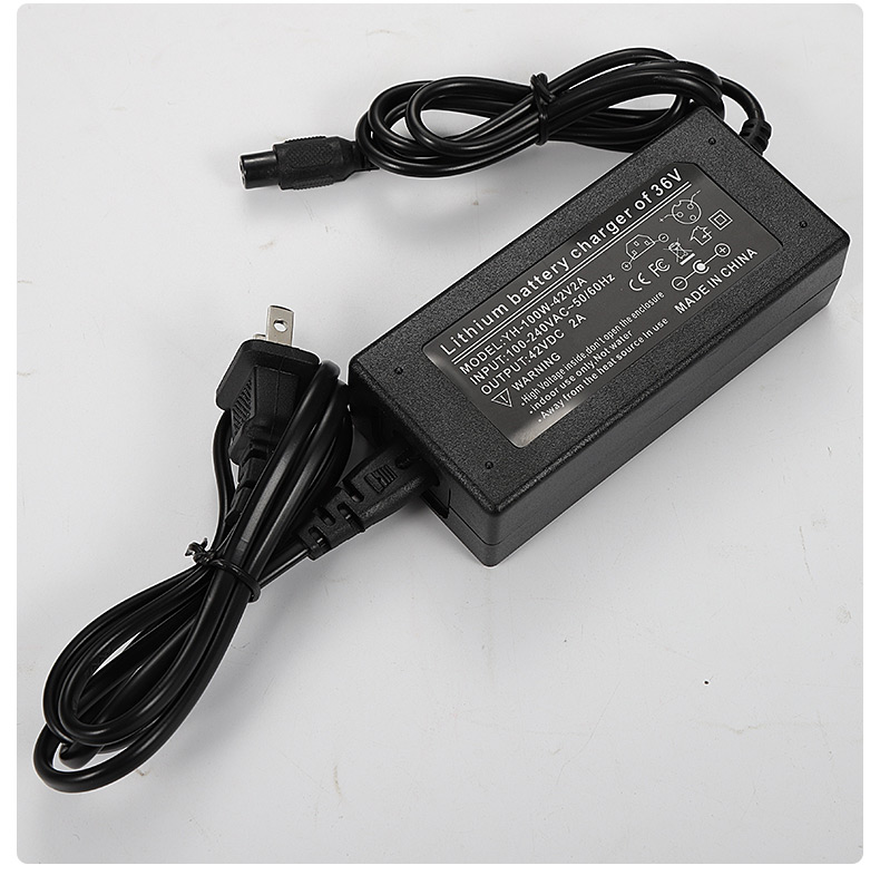 xe thăng bằng zycom Cân xe sạc 36v ba lỗ cắm dây kê bốn lỗ đầu 54V Arlang voi ma mút Wang Longyi phổ - Smart Scooter xe thăng bằng mua ở đâu