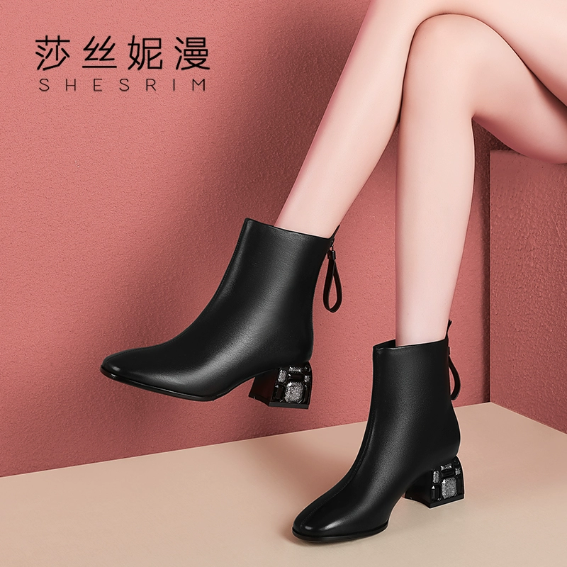 Giày cao gót đế dày của phụ nữ mùa thu và mùa đông mới giày da cao gót Martin 2020 phiên bản Hàn Quốc của giày cao gót màu đỏ hoang dã và nhung lưới mỏng - Kính râm