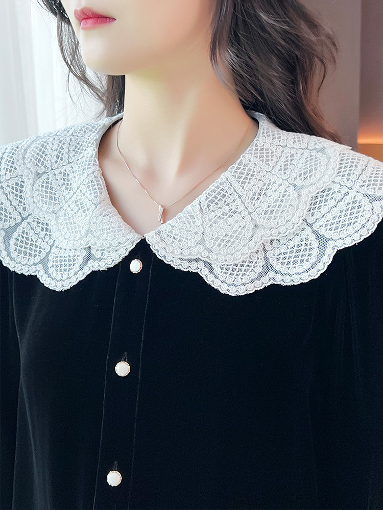 Lace Collar Velvet Blouse