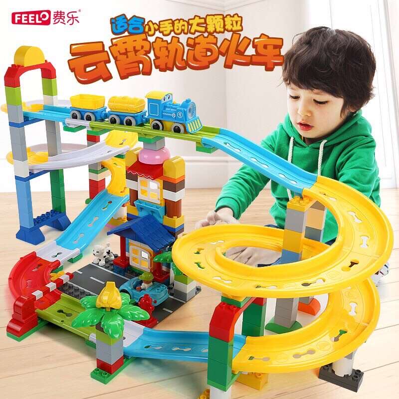 Ferleyun Xiao Flying Car Rail Train Big Grain Building Blocks Children's Intellect Assembly Toy Boys 200pcs