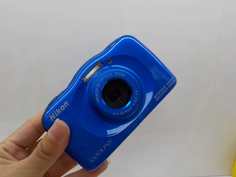 Nikon, камера для студентов, карты