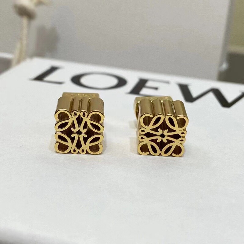 Ot Clip-On Earrings for Women, Carved Loewe-Style Gold Pendant, Loewe-Inspired Internet Celebrity Style Earrings and Bracelet, Rhombus Shape Ot Clip-On Earrings for Women, Carved Loewe-Style Gold Pendant, Loewe-Inspired Internet Celebrity Style Earrings and Bracelet, Rhombus Shape