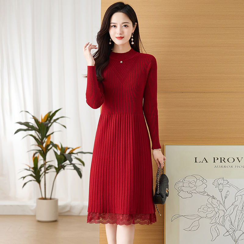 High-End Red Knitted Dress for Women with Lace Splicing, Slimming Effect, Suitable as a Base Dress under a Coat, Sweater Dress for Petite Figures