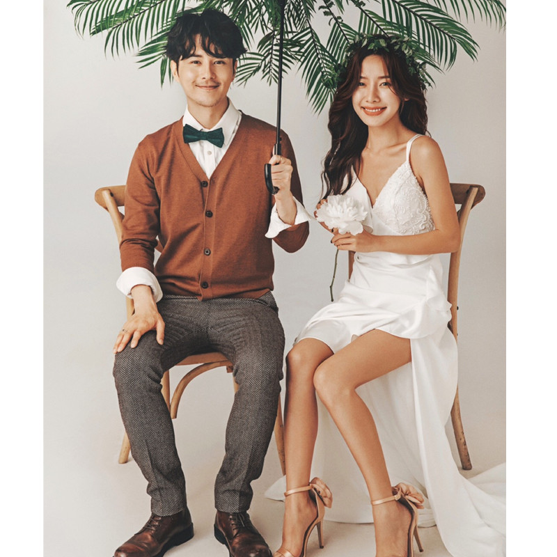 Travel photography light wedding dress simple super fairy 2022 new white Korean style photo location seaside photography small dress spring