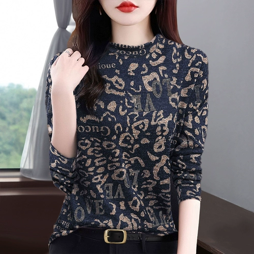 Приятный телу осенний лонгслив для матери, высокий воротник