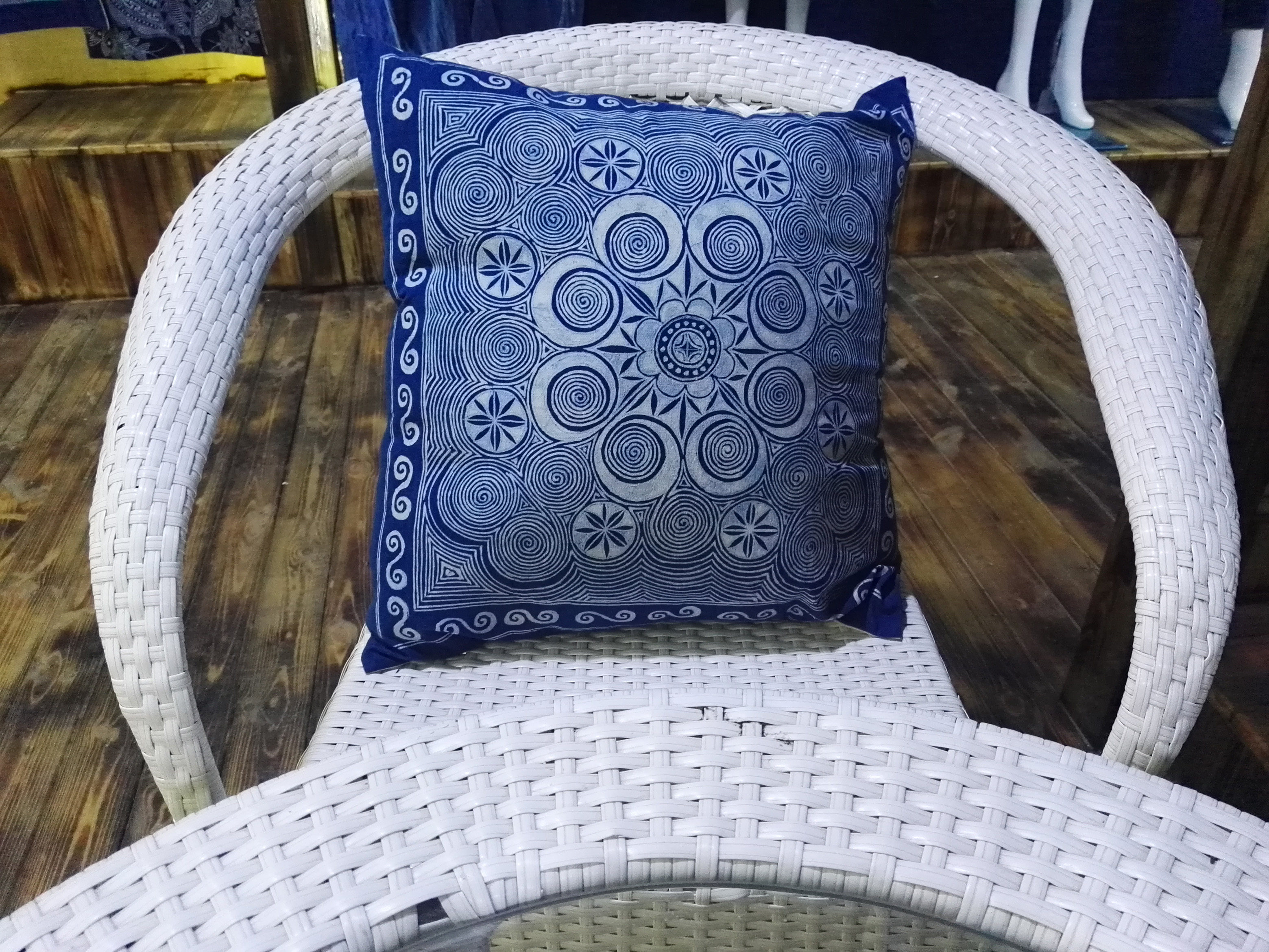 Wax Dyeing Holding Pillow Cover Back Cushion Cover Table Cushion Tea Flag Tea Mat Table Cloth Dining Mat Customised Processed Batik Garment Processing