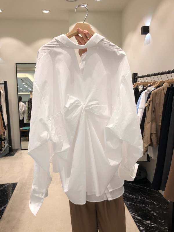 Korean Dongdaemun 2022 Spring/Summer Backless Long Sleeve Shirt for Women, Unique Design, Slimming, Stylish Top