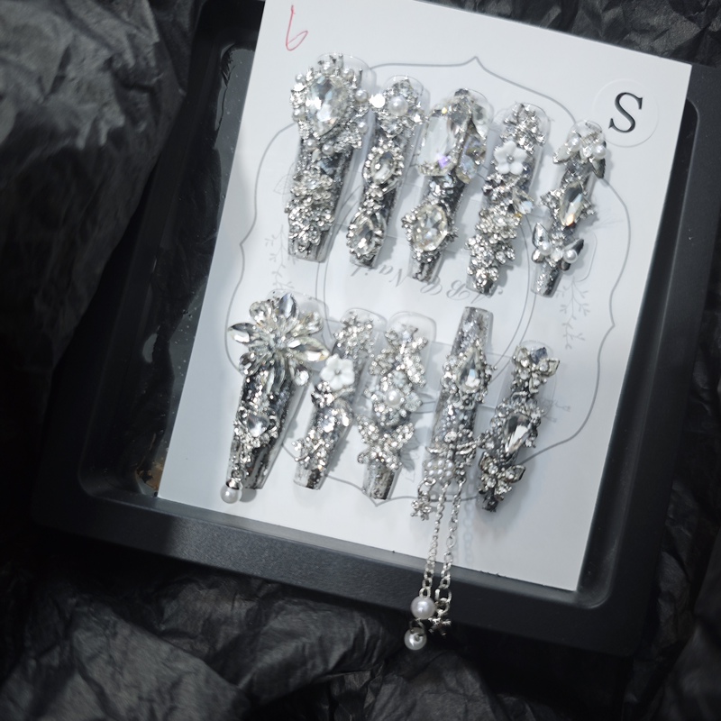 【A12】 Flashy Thin Dog-Shaped Long Ladder Nail Art, Gothic Black Cool 【A12】 Flashy Thin Dog-Shaped Long Ladder Nail Art, Gothic Black Cool