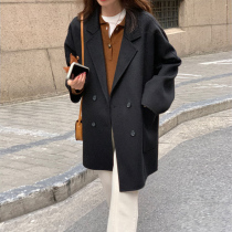 Black Hepburn wind woolen coat women 2020 new autumn and winter long woolen coat small man temperament