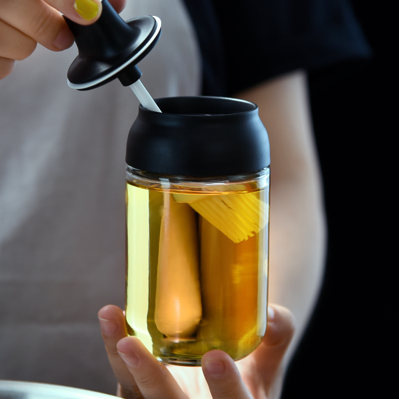 Cover and spoon all-in-one seasoning bottle moisture-proof seasoning box glass seasoning bottle jar salt shaker sugar monosodium glutamate bottle brush oil pot