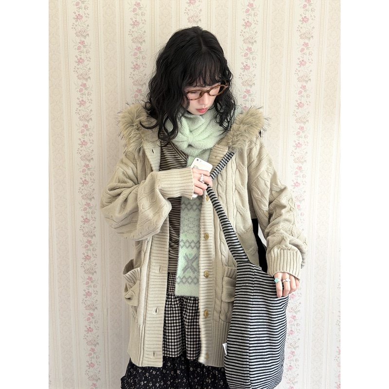 Geng Dou Story*Rufei Puteng* Heavy-Duty Forest-Style Bean Green Fur Collar Coat, Oversized Loose Knit Sweater Top Geng Dou Story*Rufei Puteng* Heavy-Duty Forest-Style Bean Green Fur Collar Coat, Oversized Loose Knit Sweater Top