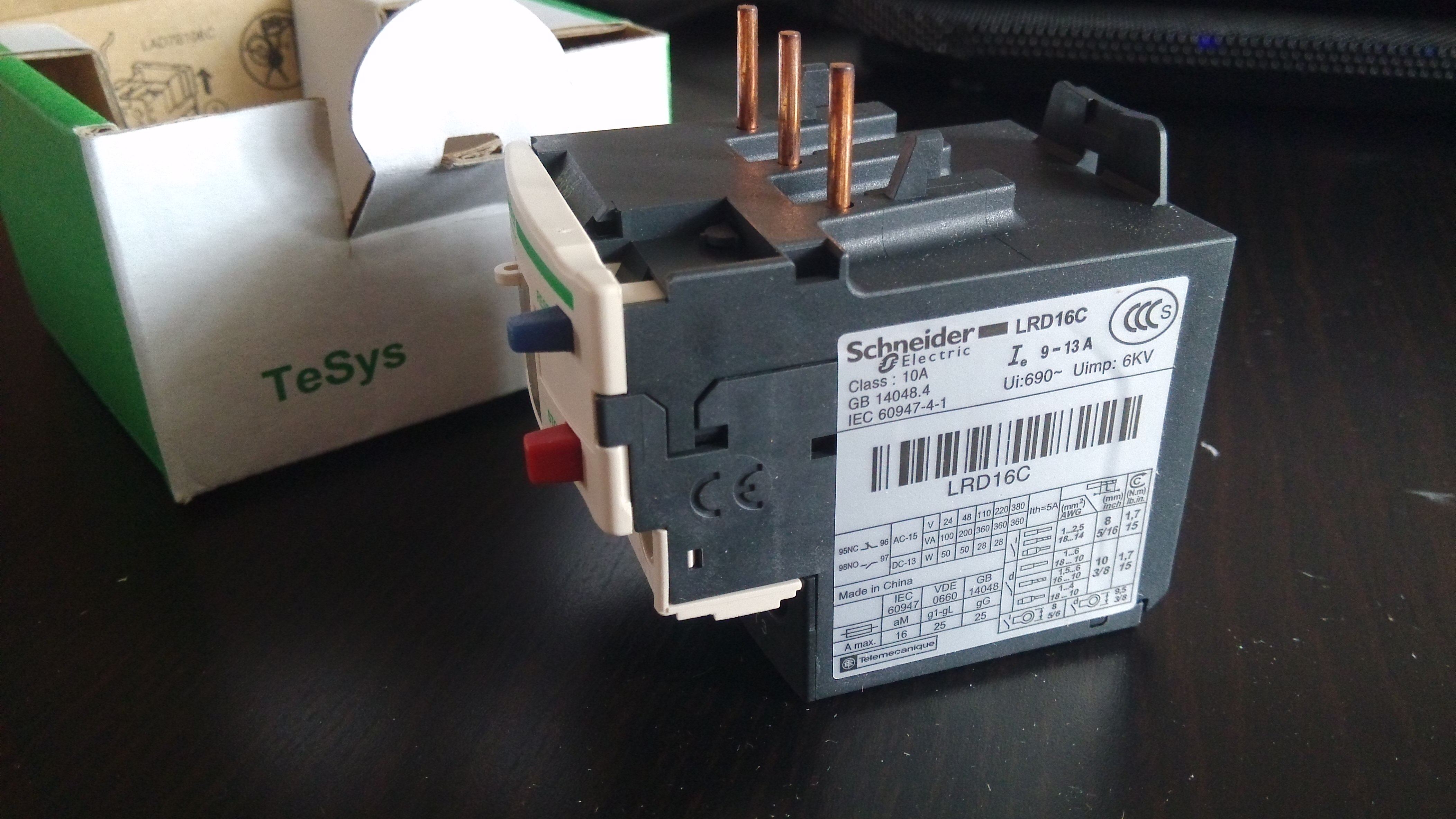 Schneider Electric TeSys D series thermal overload relay LRD05C setting current 0 63-1A