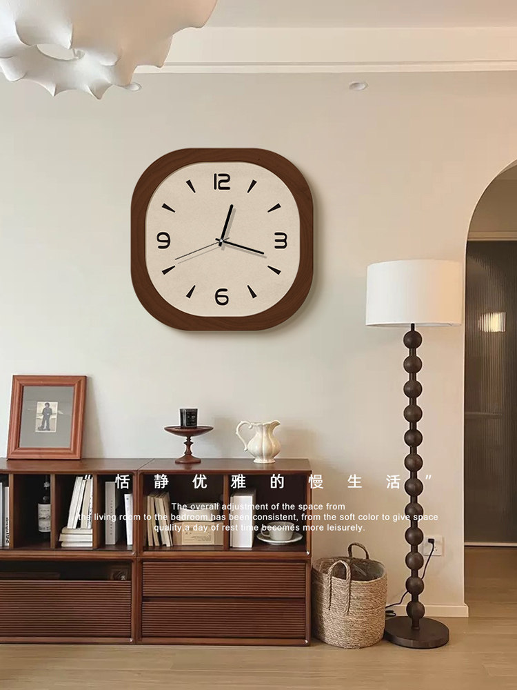 2024 New Retro Clock Wall Clock Living Room Light Luxury Dining Room Decoration Silent Bedroom Punch-Free Creative Wall Clock