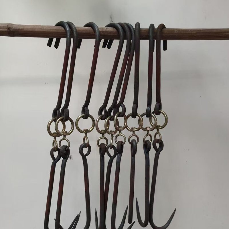 Old-Fashioned Hand-Forged Meat Hooks for Hanging Beef, Lamb, Donkey, and Pork, Rotating Meat Hooks, Single Hooks, Pure Long-Handled Chain Hooks for Meat Processing Plants Old-Fashioned Hand-Forged Meat Hooks for Hanging Beef, Lamb, Donkey, and Pork, Rotating Meat Hooks, Single Hooks, Pure Long-Handled Chain Hooks for Meat Processing Plants
