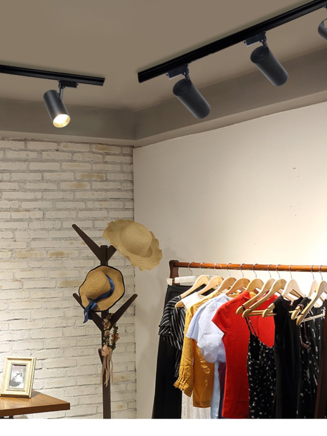 Led Track Spotlight Clothing Store 20W30W Surface Mounted Rail Light Background Wall Exhibition Hall Energy-Saving High-Brightness Cob Spotlight