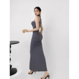 Платье без рукавов, европейский стиль, высокий воротник, с акцентом на бедрах, в обтяжку, по фигуре