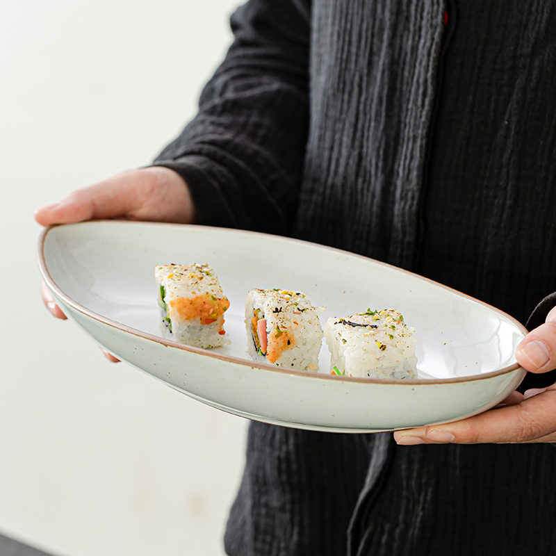 Japanese fine pottery mango form deep dish ceramic household food dish hotel restaurant cooking salmon, retro plate