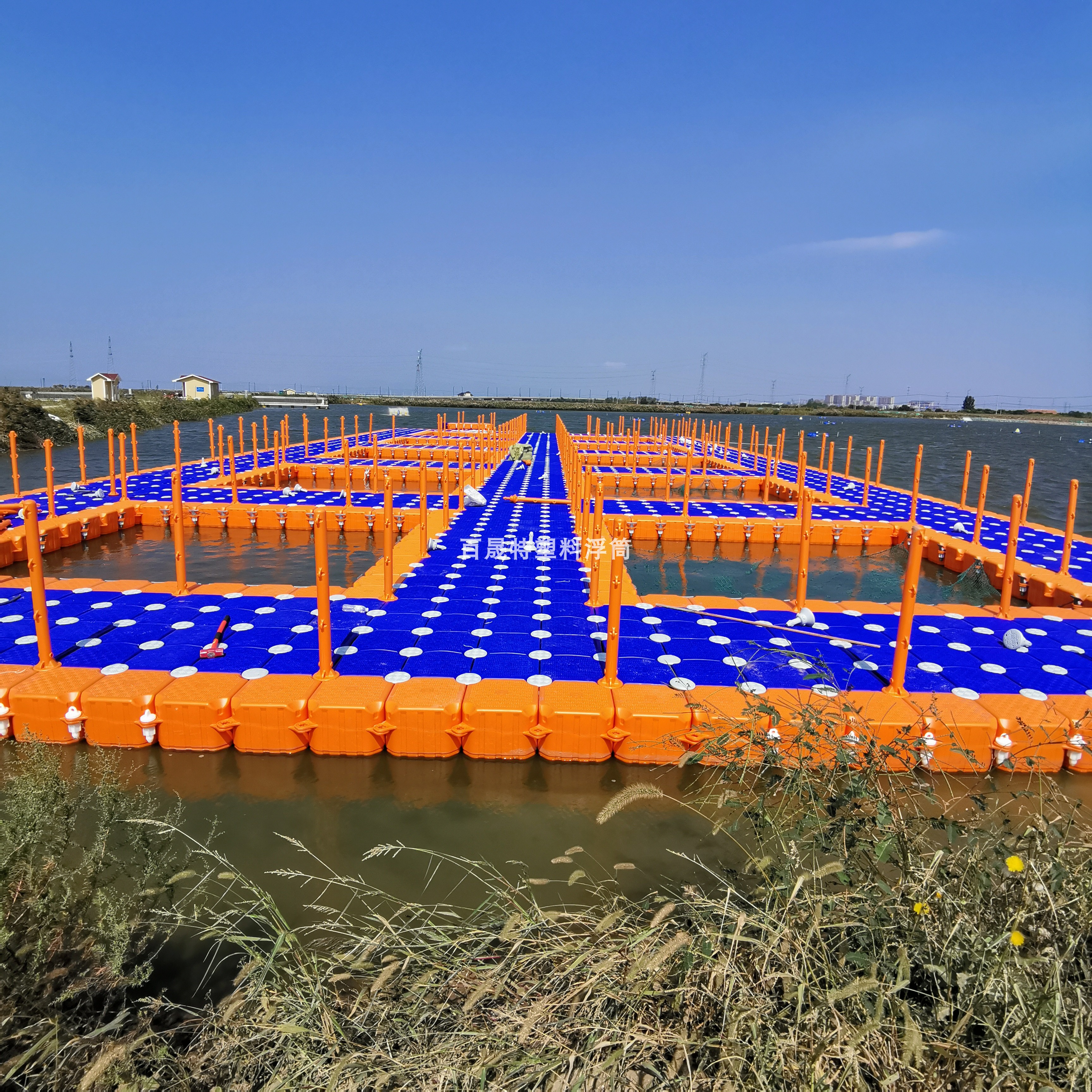 High Quality Water Surface Pontoon Floating Bridge Pier Blue Orange Casual Farmstead Box Mesh Breeding Sea Breeding Cage, etc.
