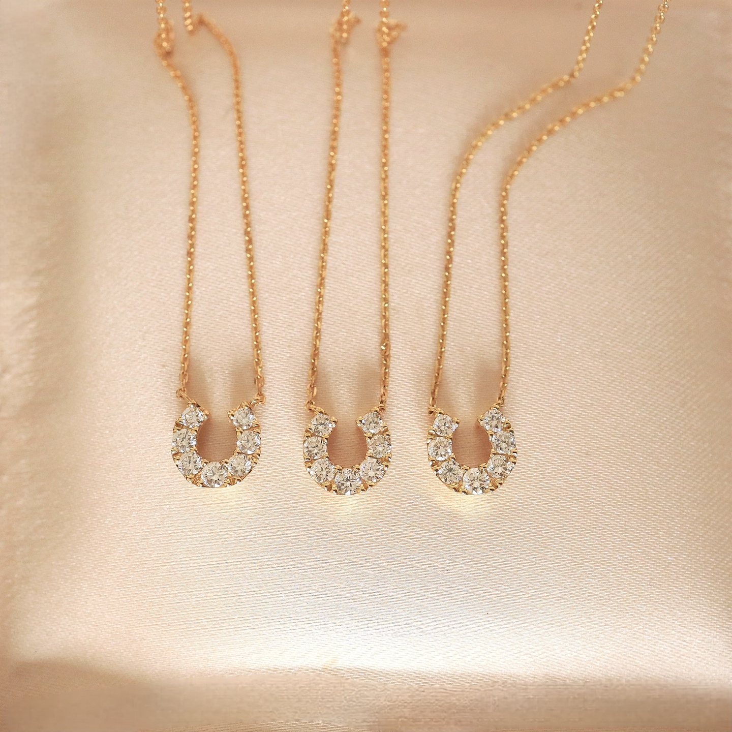 dedeジュエリー18Kゴールドファットホースシューネックレス絶妙な鎖骨チェーンVA Qingshan同じスタイル繊細な小さな幸運