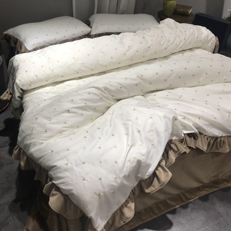A cotton B flannel love bed four-piece double-sided cotton plus velvet winter coral fleece bed sheet quilt cover princess style