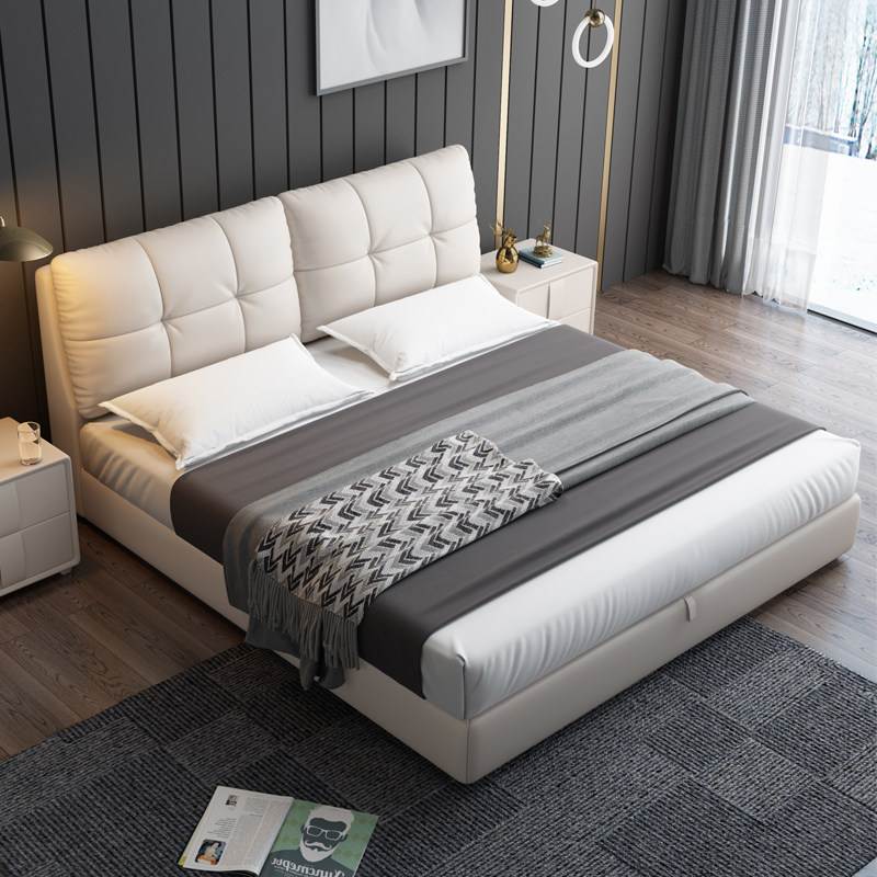 Chinese Italian light luxury leather bed 1.8 meters small apartment simple modern master bedroom first floor cowhide double large wedding bed