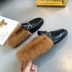 Baotou kim loại khóa ngựa lông nửa dép nữ 2018 mùa đông cộng với nhung ấm bên ngoài mang giày Muller đế bằng mẫu dép nữ đẹp 2021 Dép