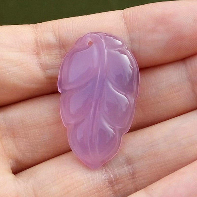 Natural ice type of raw jade pendant Shaanxi blue field leaf pendant female pink cord pendant
