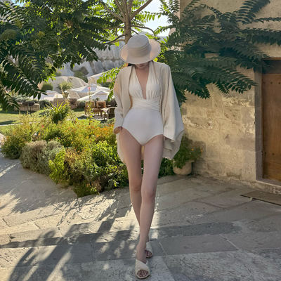 Procy's new French retro lace-up one-piece swimsuit for women's hot spring, purely for slimming, conceals the belly and exudes a high-end look