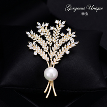 Koreas elegant high-end womens crystal brooch pin natural pearl light luxury wheat ear corsage clothing accessories