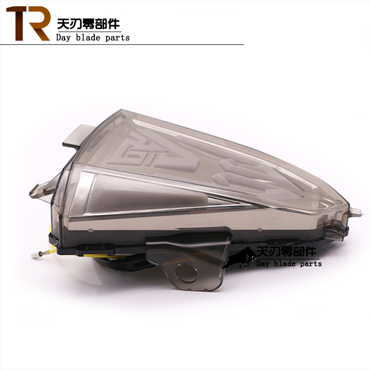 Yamaha YAMAHA R15 14-16 năm đèn hậu xe máy đèn hậu phía sau đèn phanh phía sau đèn báo rẽ lắp ráp - Đèn xe máy đèn trợ sáng l9x 90w