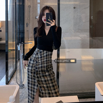 V-neck black base shirt female spring and autumn models in autumn 2021 new autumn winter foreign style tight long sleeve top