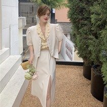 Summer suits shorts Broken Flowers Shirt Light and Wind Girl Suit Harbor Taste Casual Net Red Salt Fried Street Three Sets