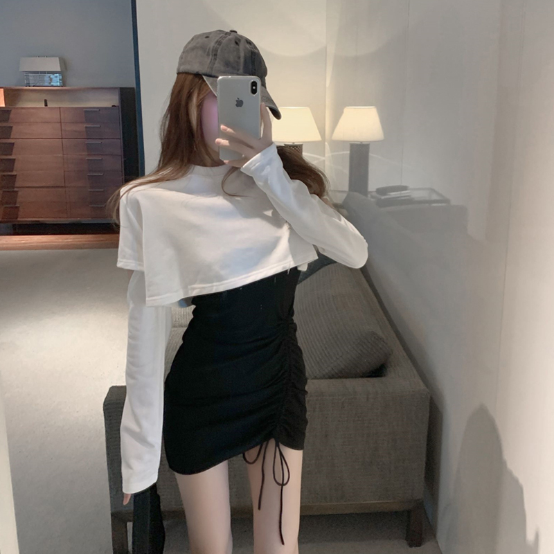 Age-reducing small man suit 2022 new female Hong Kong style layered wear temperament high net red fried street two-piece spring