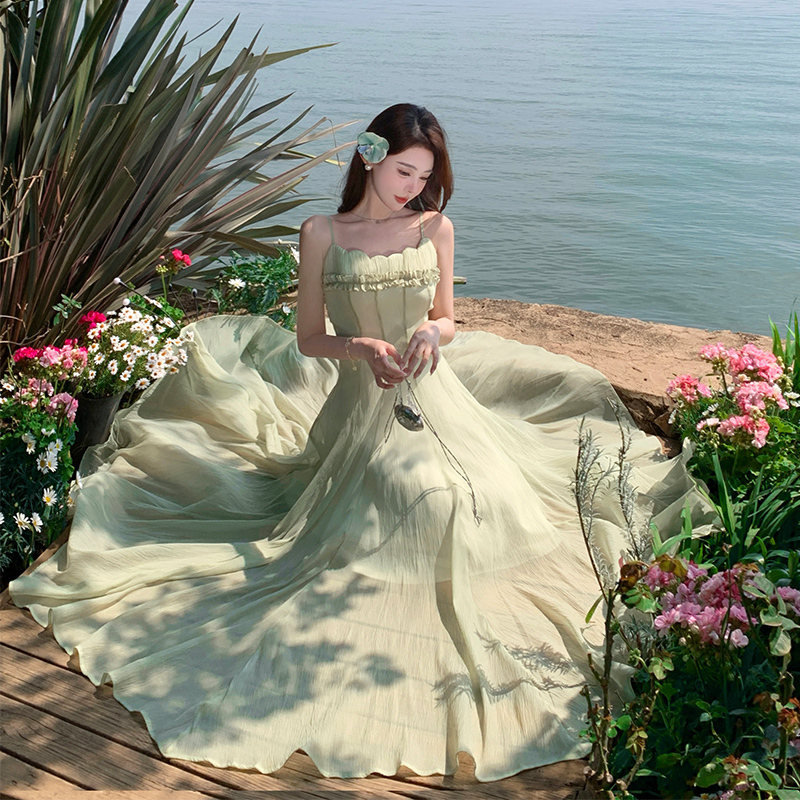 Super Fairy-Like and Beautiful Green Mesh Suspender Dress for Women, Waist-Cinching, Slimming, Large Skirt, Yunnan Seaside Resort Style Long Dress