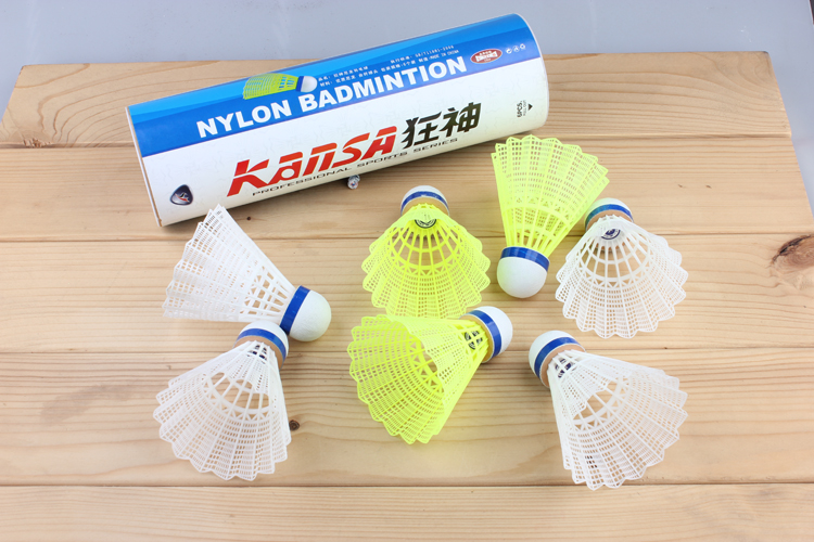 Đào tạo nylon chính hãng Cầu lông nhựa bay cầu lông ổn định cho vua đào tạo thi đấu giá quả cầu lông