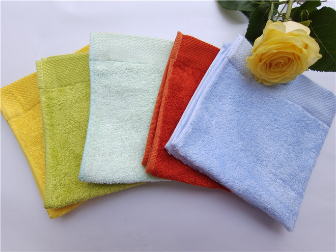 Two-Pack of Huameimei Kang Wood Fiber Large Square Towels, Solid Color, Soft, Antibacterial, Absorbent, Anti-Mite, Durable and Non-Hardening over Time Two-Pack of Huameimei Kang Wood Fiber Large Square Towels, Solid Color, Soft, Antibacterial, Absorbent, Anti-Mite, Durable and Non-Hardening over Time