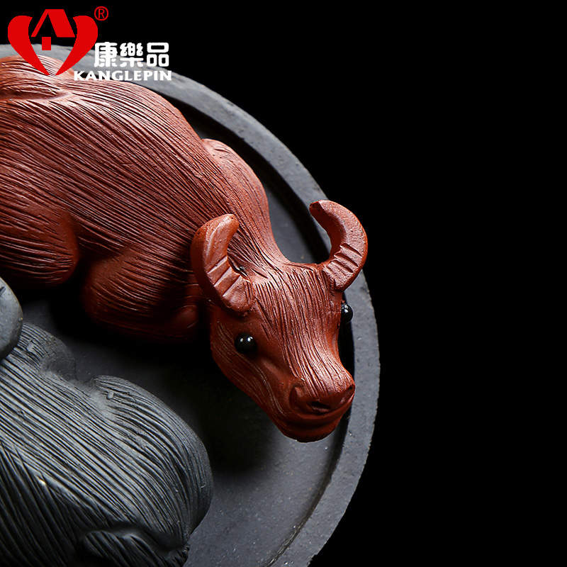 Recreational product pet furnishing articles buffalo yixing purple sand tea to keep play move process tea pet cattle turned things around tea