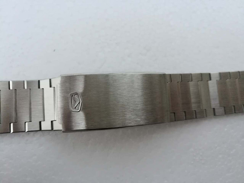 Original factory inventory sea gull meters with men's watches with collection of antique watches with seagull steel band and watch enthusiasts