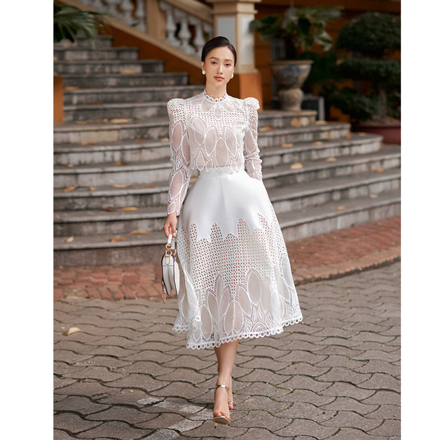 Vietnamese niche temperament stand-up collar shrug long-sleeved lace short top high waist A-line mid-length hollow skirt suit