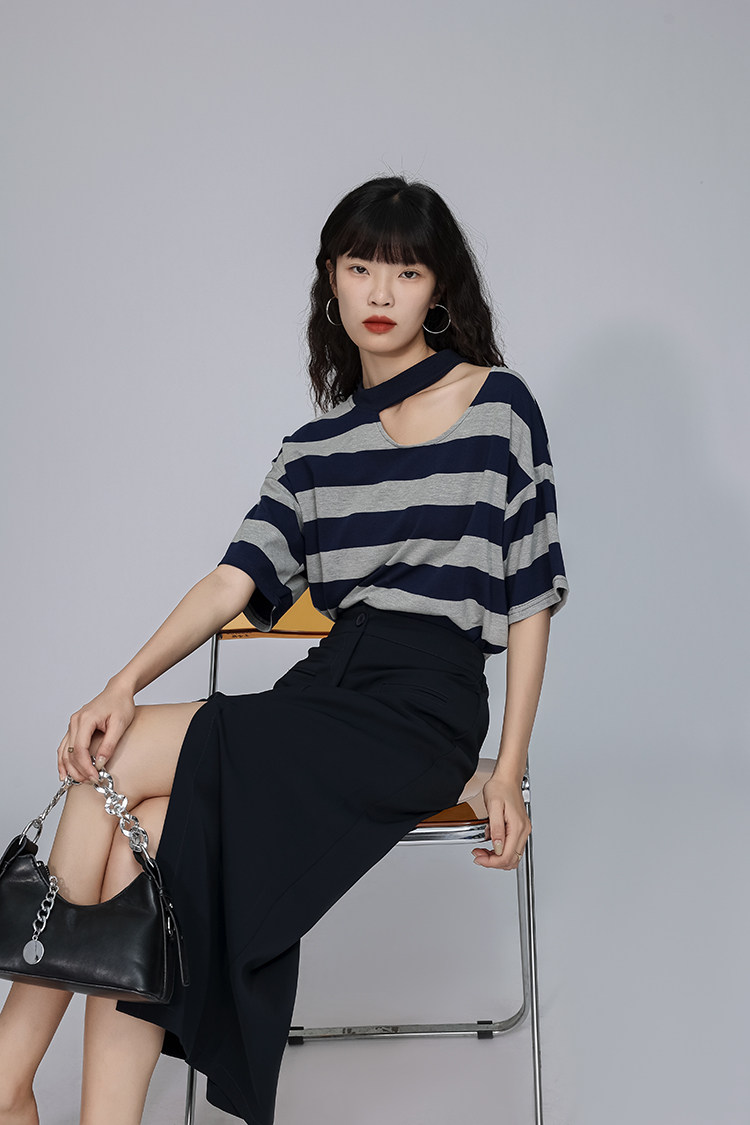 Стильные костюмы 「又巷」甜辣两件套裙2023年夏季新款条纹上衣搭开叉半身裙套装女