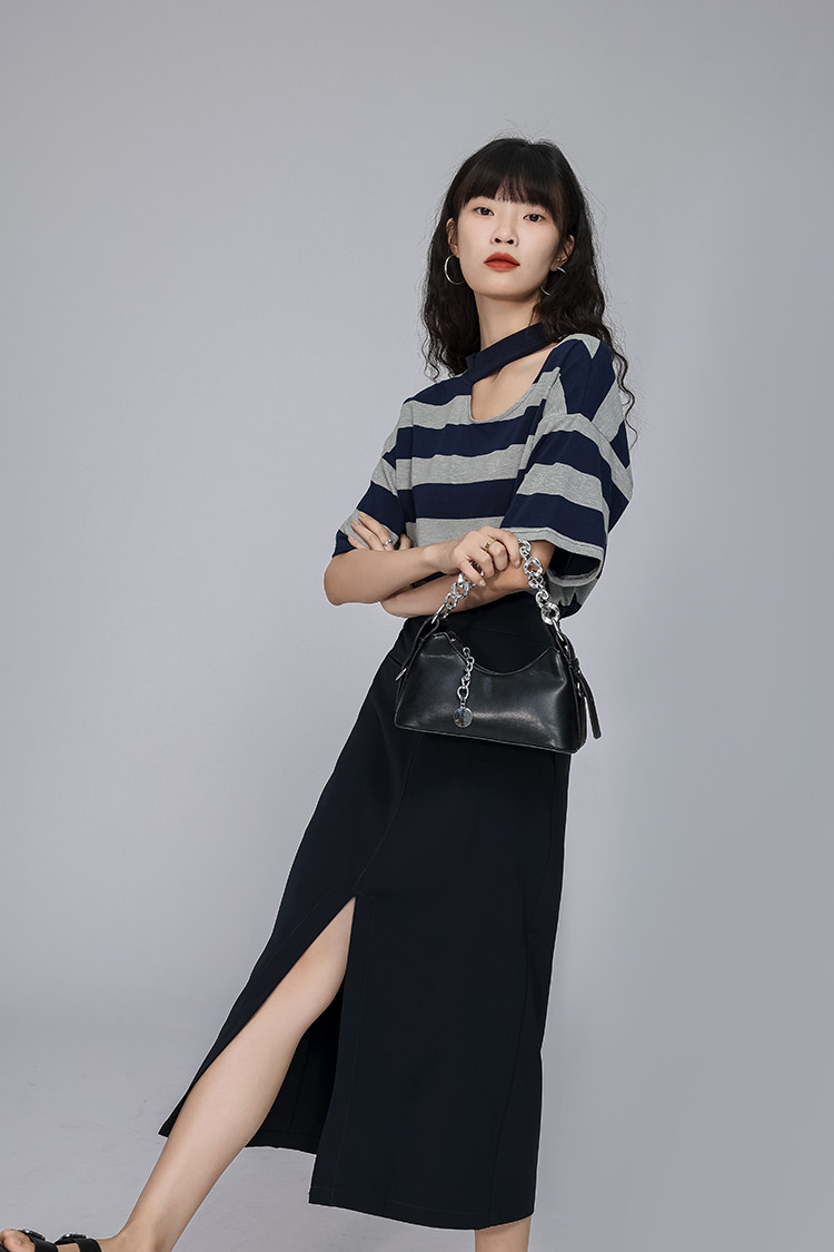 Стильные костюмы 「又巷」甜辣两件套裙2023年夏季新款条纹上衣搭开叉半身裙套装女