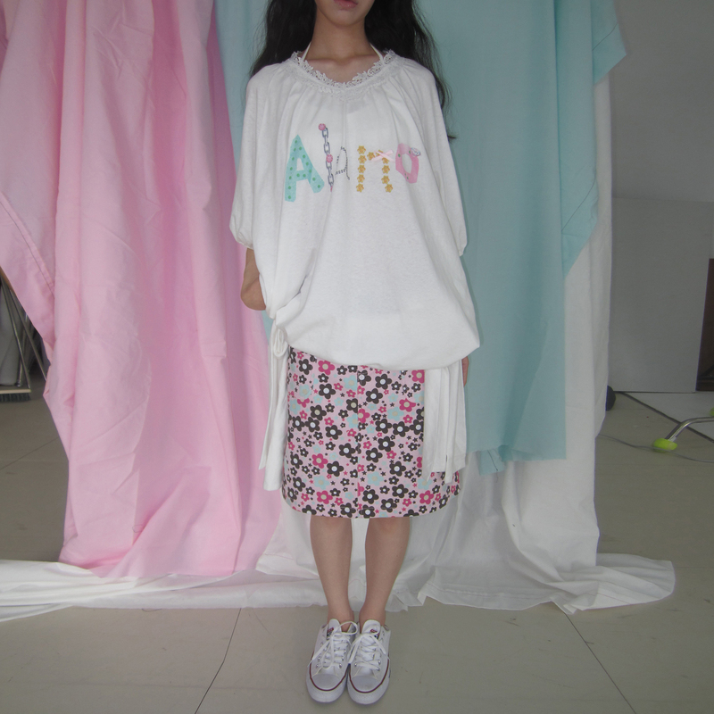 In Two Twos【Alano】Vintage Lace V-Neck Top, Long Loose Design T-Shirt Dress