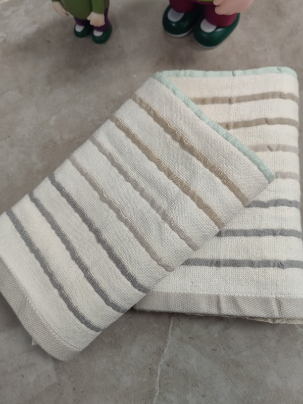 Excess Stock from Foreign Trade, Super Nice-Looking, Ruffled Edge, Thickened Terry Towel, Pure Cotton, Soft, Absorbent, Face Towel, Washcloth