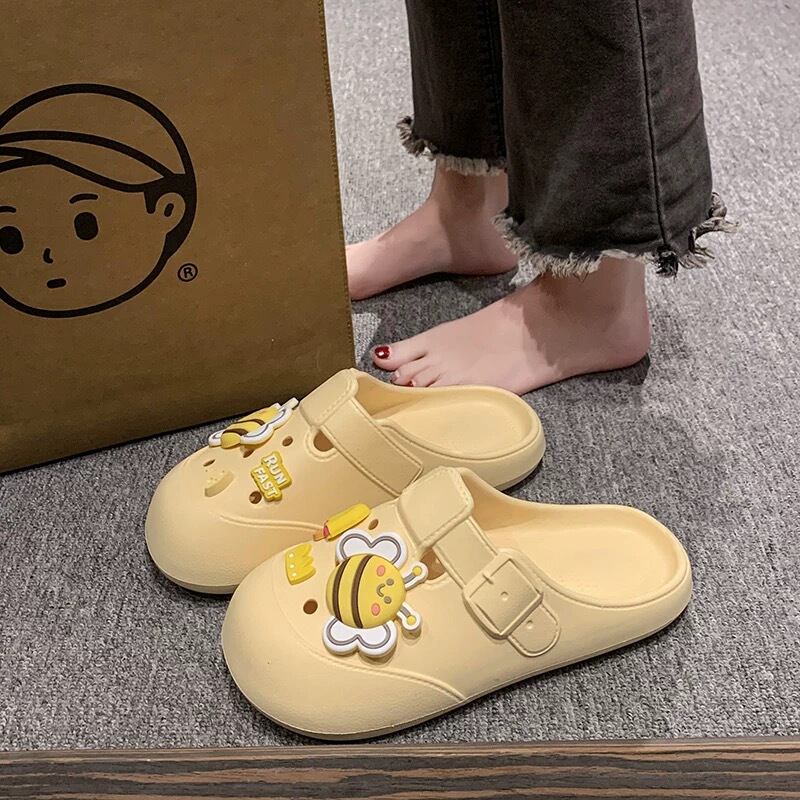 Fashionable and Versatile Casual Soft-Soled Clogs for Women, Cute Cartoon Little Bee Thick-Soled Non-Slip Closed-Toe Slippers
