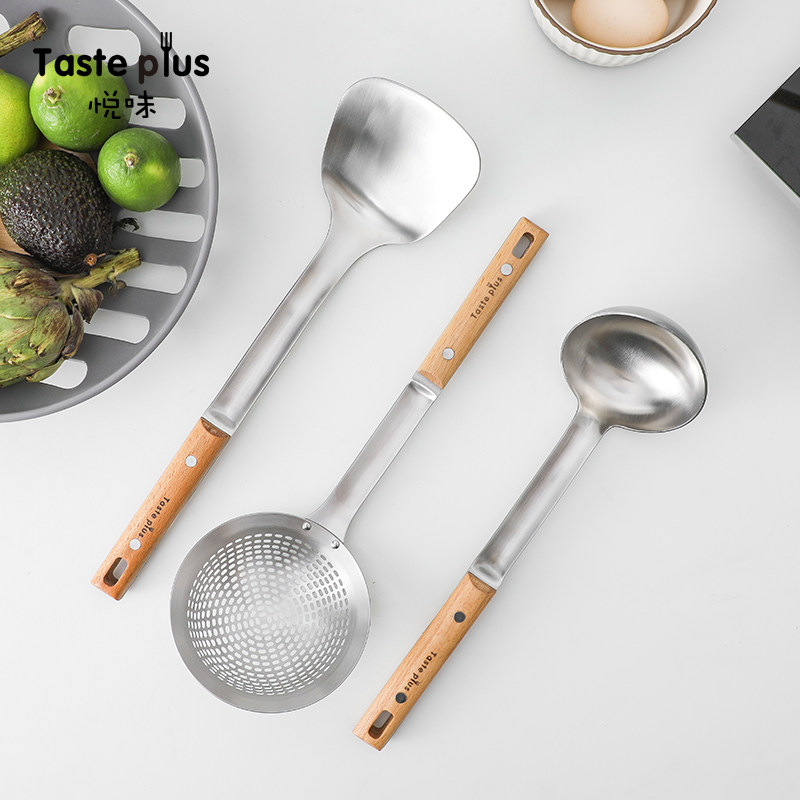Yuewei 304 stainless steel pot shovel spoon colander anti-scalding wooden handle design can hang cooking shovel kitchen set