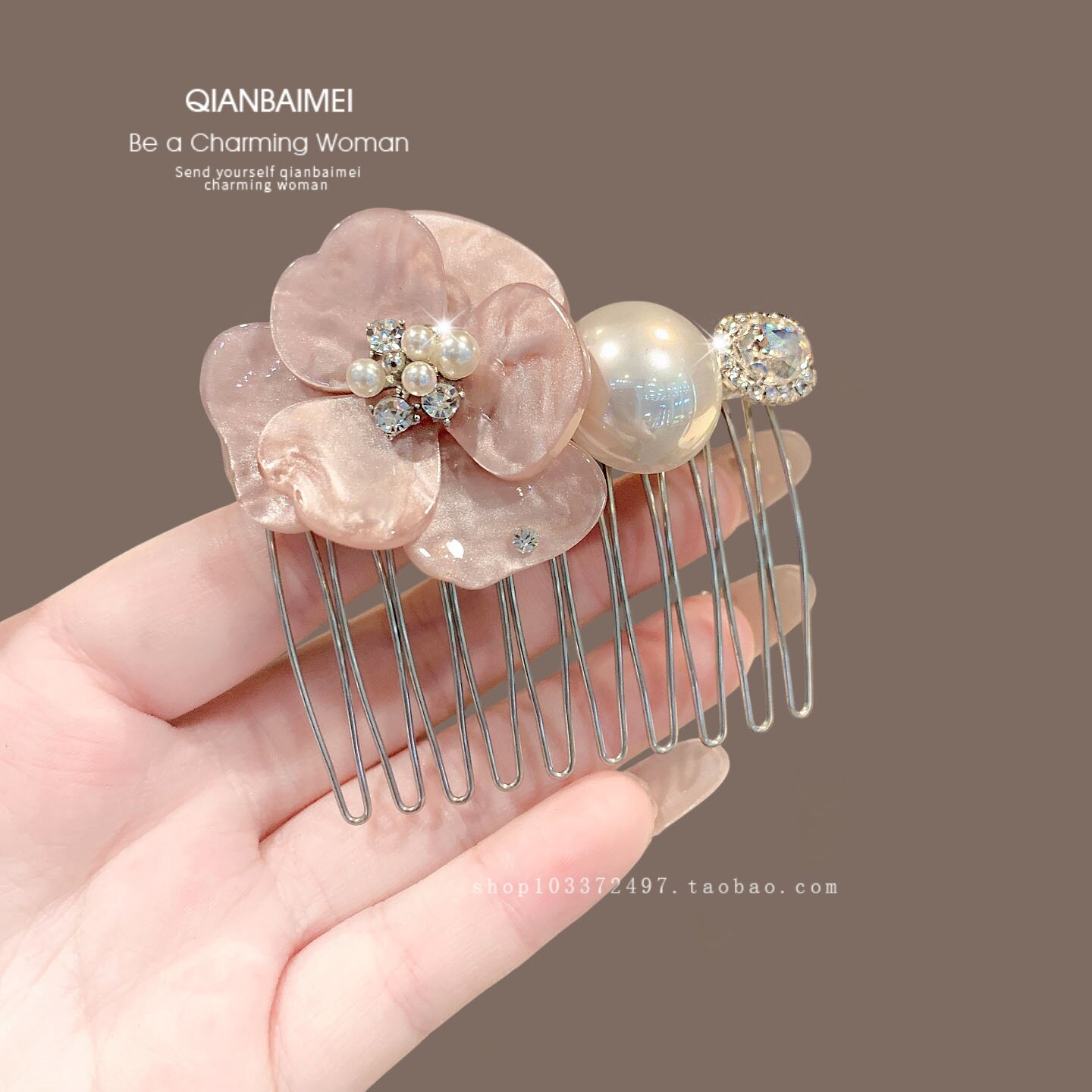 High-end pink flower pearl hair comb, upside-down comb hair clip, sweet and stylish hairpin for women, tidying up stray hairs at the back of the head.