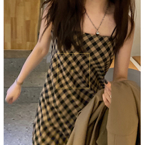 Design feel inside dress 2021 autumn dress new female retro temperament niche Plaid sling skirt