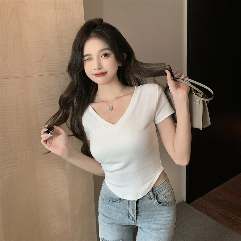 2025 Summer White Short Top for Women, Pure and Sexy V-Neck Versatile Solid Color Pullover Short-Sleeve T-Shirt Trendy 2025 Summer White Short Top for Women, Pure and Sexy V-Neck Versatile Solid Color Pullover Short-Sleeve T-Shirt Trendy