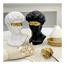 ins same resin 15cm David plaster black and white gold blindfolded humanoid ornament decoration simple shooting props